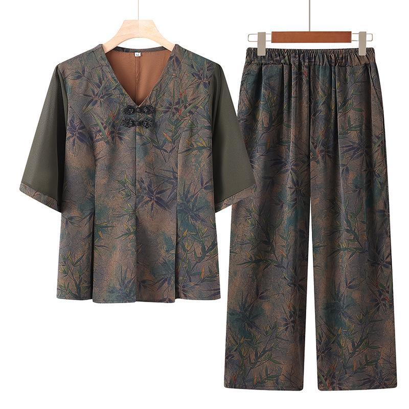 

Plus Size Summer Casual Two-Piece Set for Middle-Aged and Elderly Mothers - Loose Short-Sleeved Top and Pants. 3XL -- Recommended for 62.5-67.5 kg зелёный