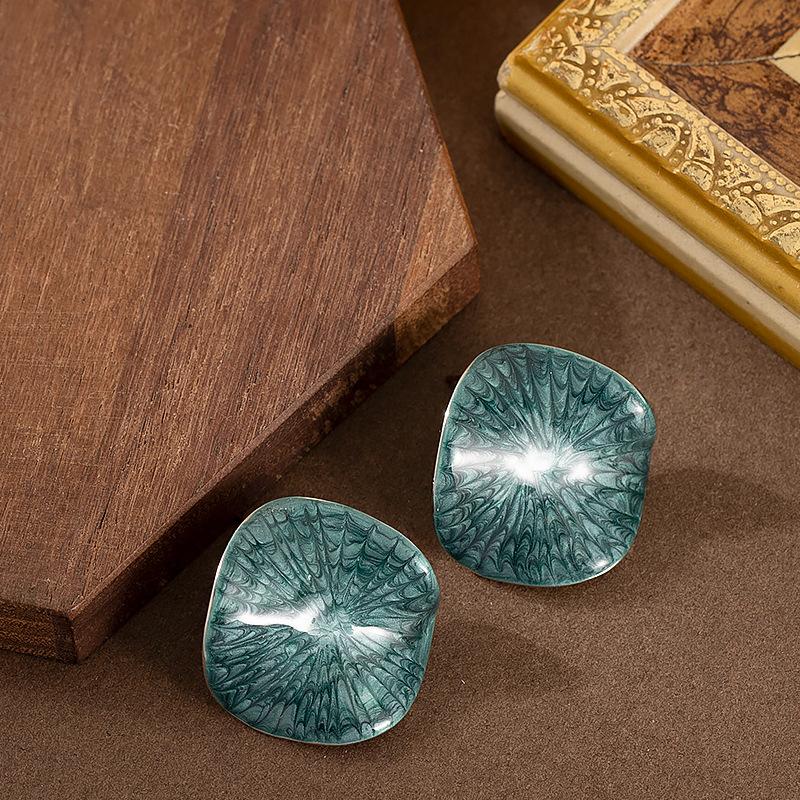 Japanese Elegant Delicate Small Fragrance Fringed Enamel Drop Glaze Irregular Geometric Stud Earrings Earrings Advanced Commuter