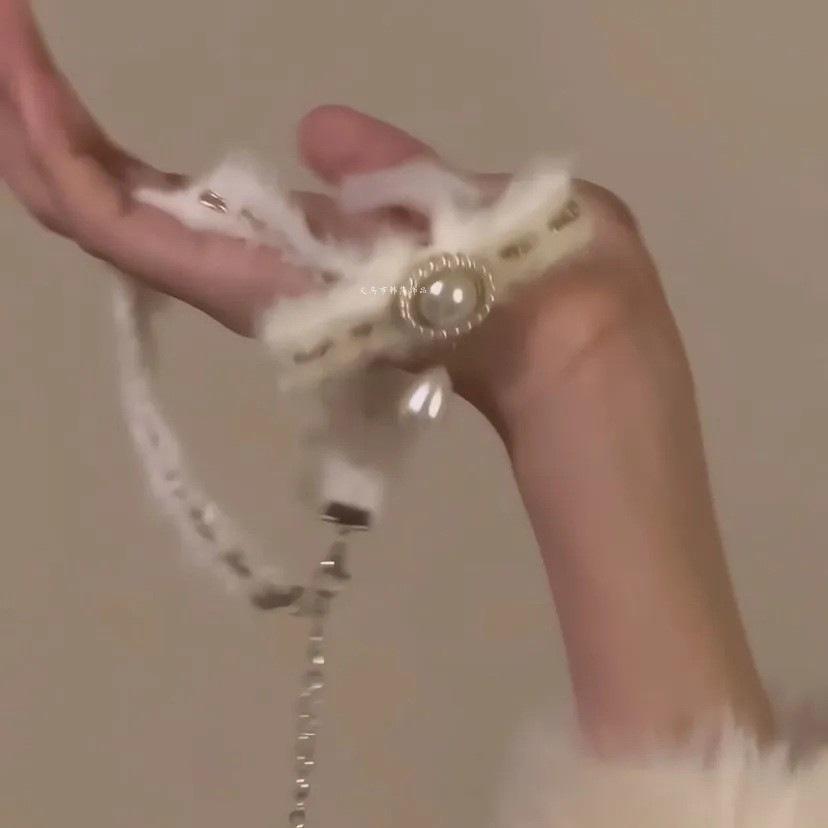 The Missing Princess - Winter Atmosphere- Soft and Delicate Snowflake Zircon Necklace for Women with Elegant Luxury Christmas Collar Chain Trend