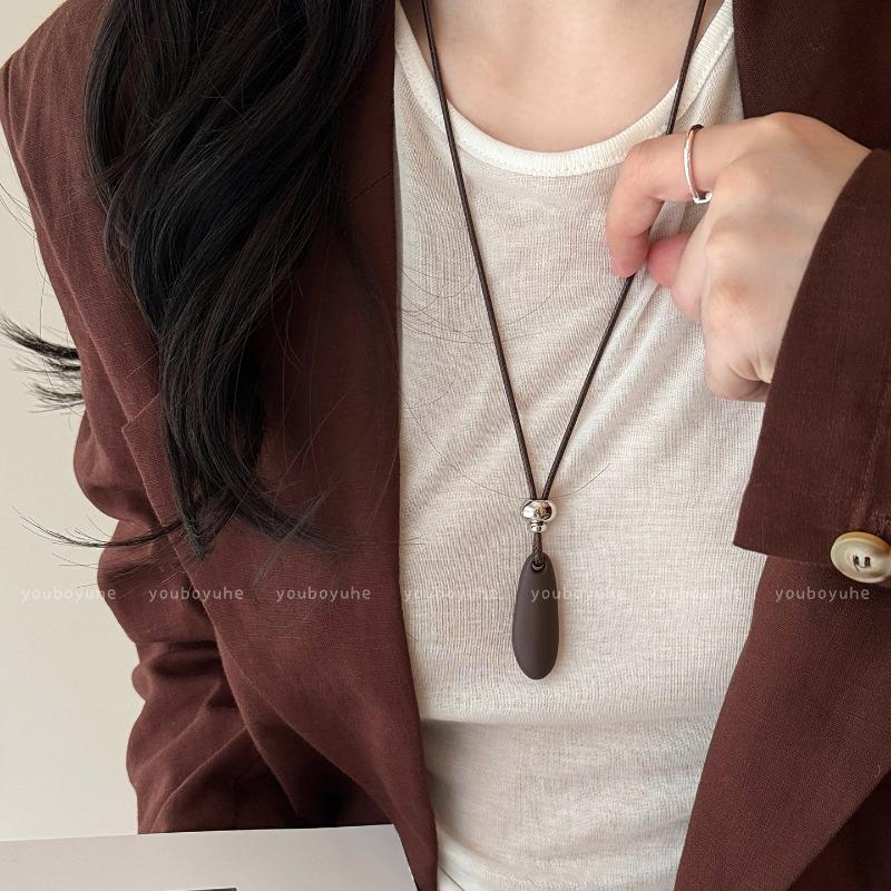 Minimalist Waterdrop Pendant Necklace for Women, Elegant Collar Accessory, Long Sweater Chain