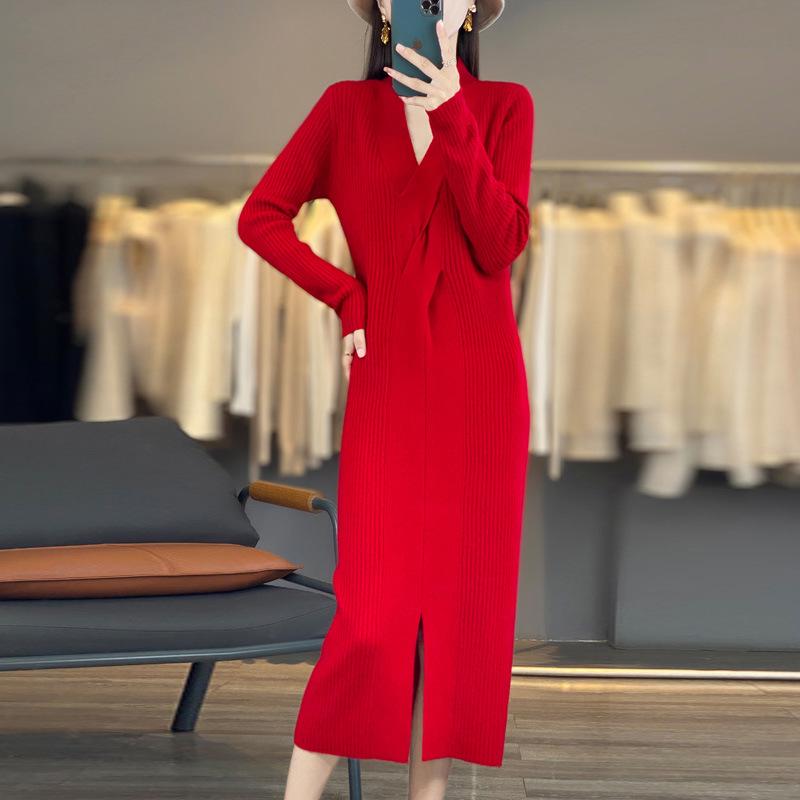 Women's V-Neck Cable Knit Wool Dress - Slimming Over-the-Knee Style with Long Sleeves and Slit for Autumn/Winter