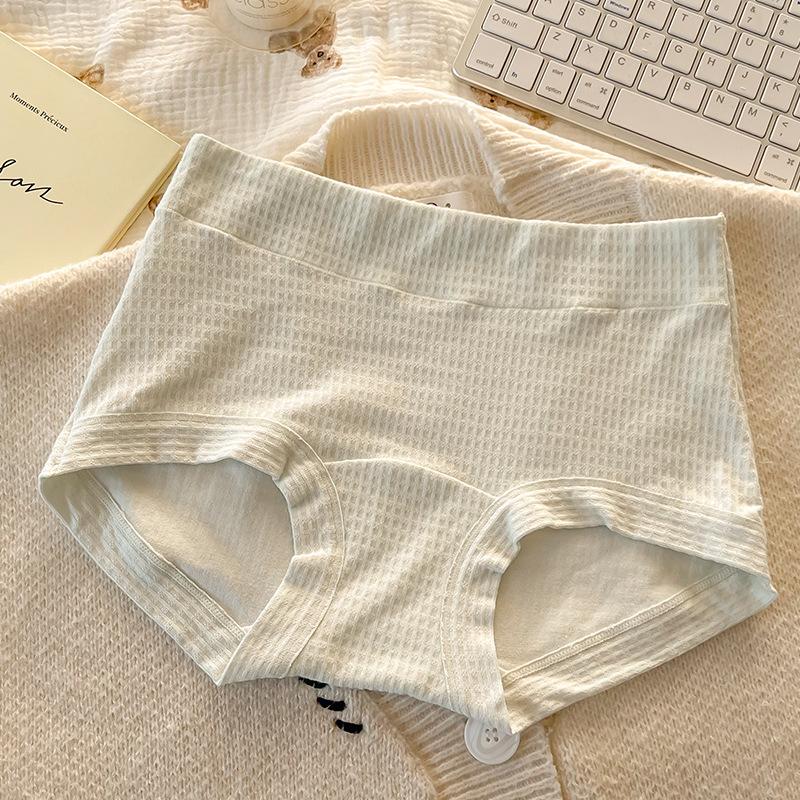 Ladies Spring and Autumn New Cotton Antibacterial Extended Cotton Crotch Breathable Mid Waist Triangle Briefs