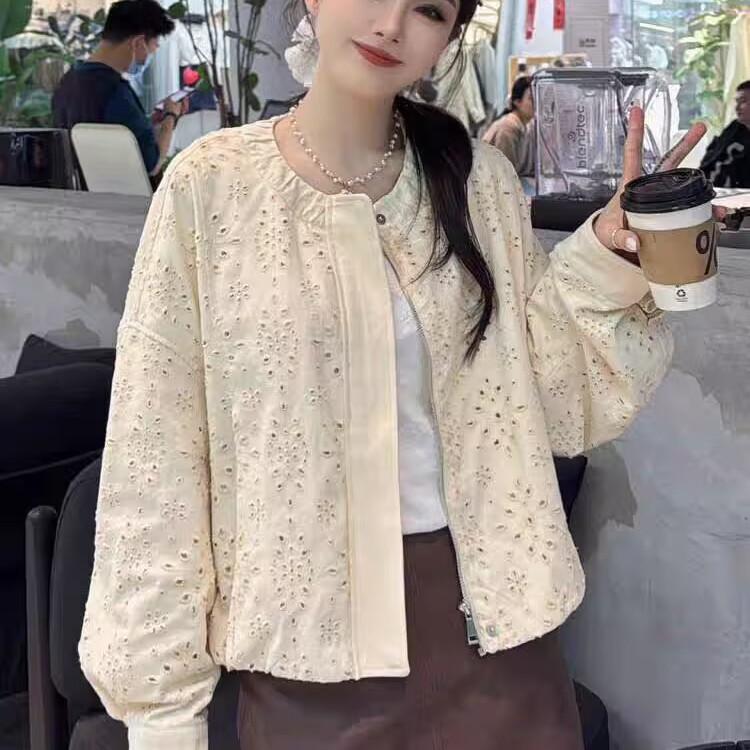 Women's Korean-Style Hollow Embroidery Spring Jacket 2025: High-End, Versatile, Slimming, Loose-Fit, Fashionable Top.