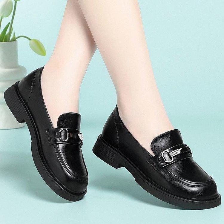 Scarpe singole a tacco basso nuove per primavera e autunno in morbida pelle suola morbida comode piccole scarpe in pelle