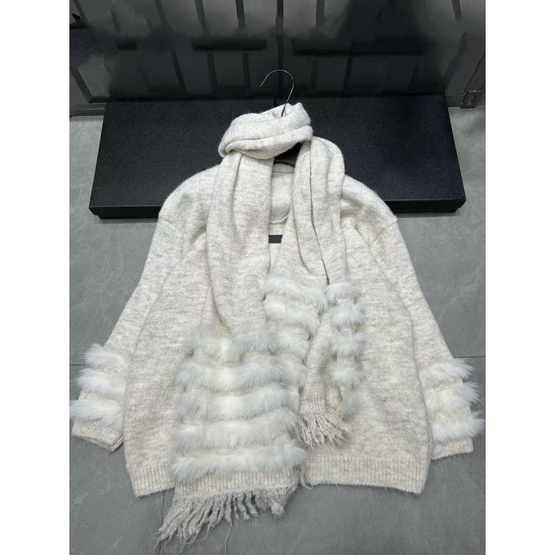 Autumn/Winter 2025 V-Neck Knit Pullover with Fur Scarf - Loose, Versatile, Long Sleeve Style