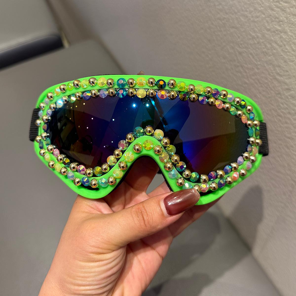 

Luxury Colorful Rhinestones Metal Stud Goggles Sunglasses for Men and Women Sweet Cool Style Color Shades for Crazy Party зелёный