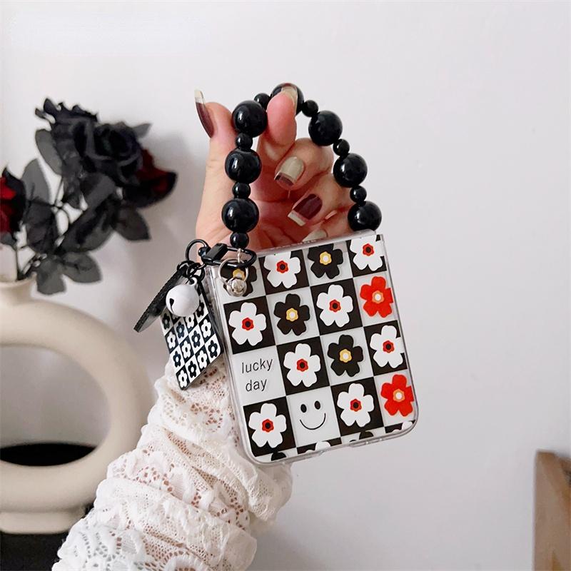 Cute Daisy Flower Bracelet Wrist Strap Phone Case For Samsung Galaxy Z Flip 3 4 Flower Transparent Cover For Z Flip3 Flip4 Funda