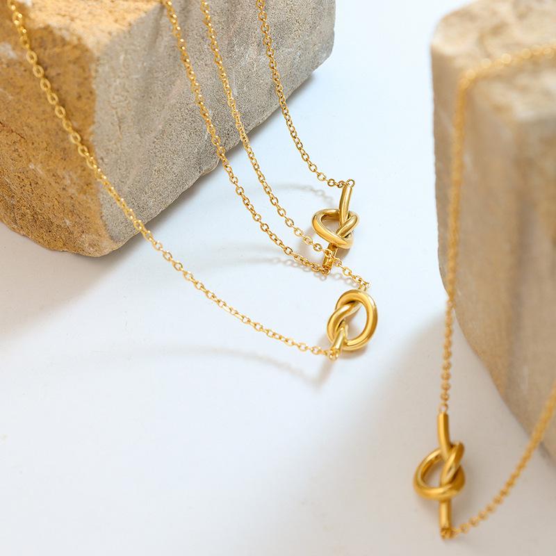 Korean Sweetheart Heart-Shaped Pendant Necklace for Women, 18K Gold-Plated Titanium Steel Clavicle Chain