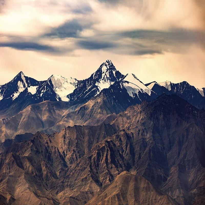 Воздушный шар с изображением вершины горы — фото 11