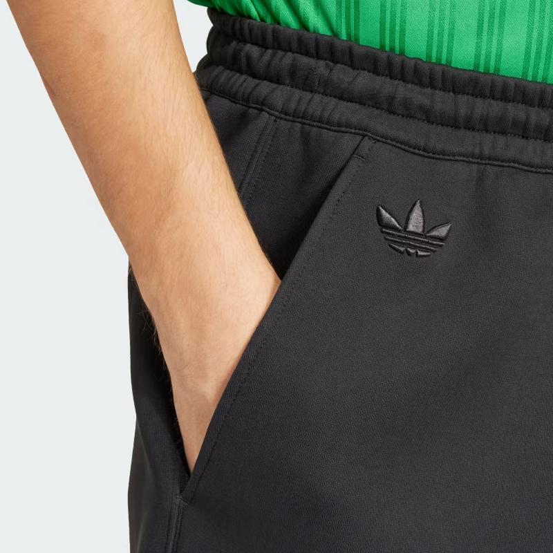 Adidas Pantaloni scurți Originals Street Neuclassic Bărbați Partea de jos Negru IR9430