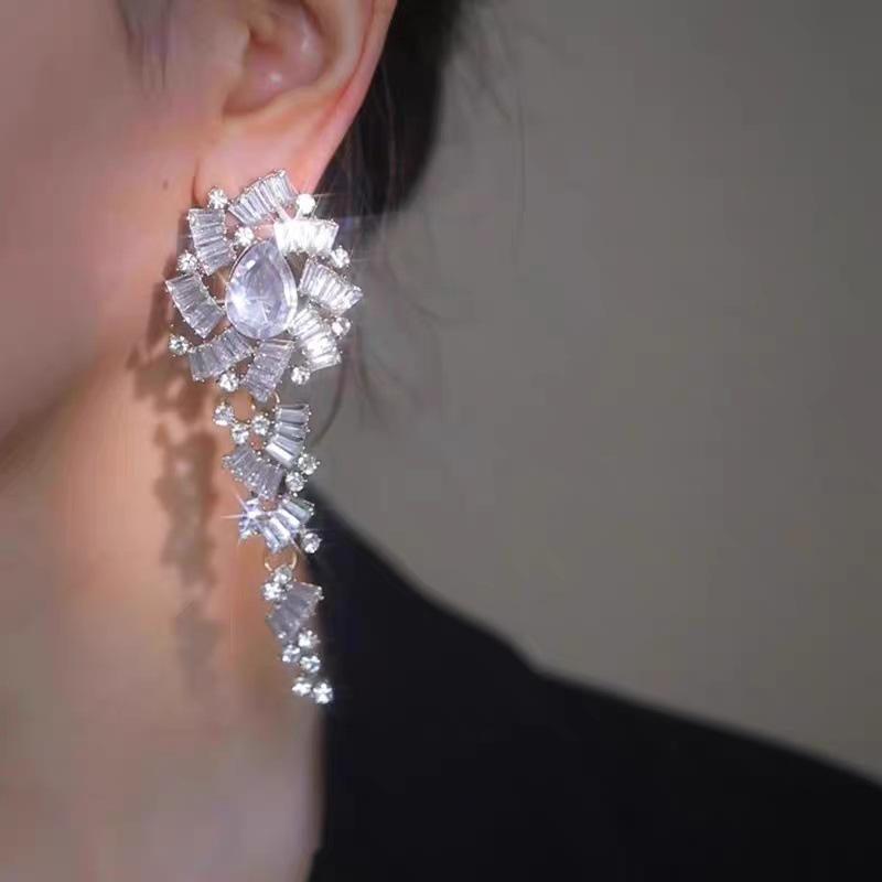 European and American light luxury full diamond long fringed earrings feel exaggerated temperament long stud earrings birthday dinner earrings