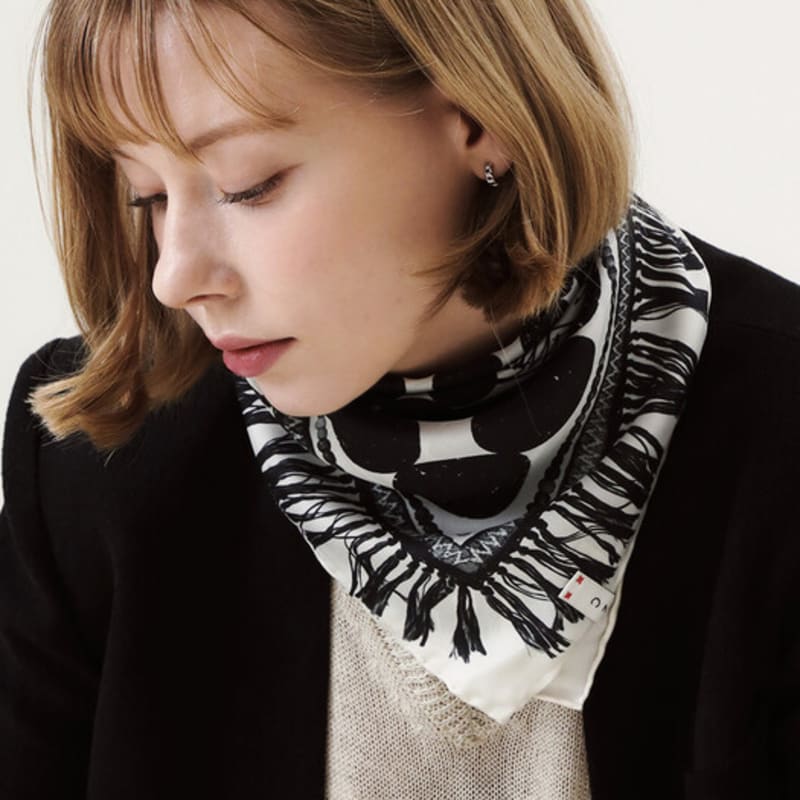 ONSZ Printed Fringe Silk Scarf