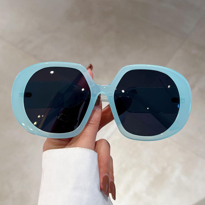 

Oversized Round Sunglasses Men Women Trendy New in Gradient Candy Color Shades Goggle Fashion Ins Popular UV400 Eyewear as picture shows