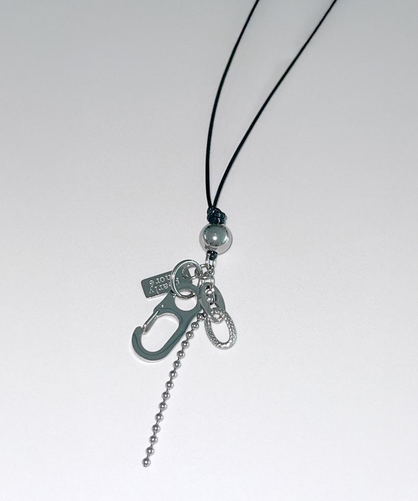 Pearly More Charm Drop Leather Necklace_Pm24N025Wt
