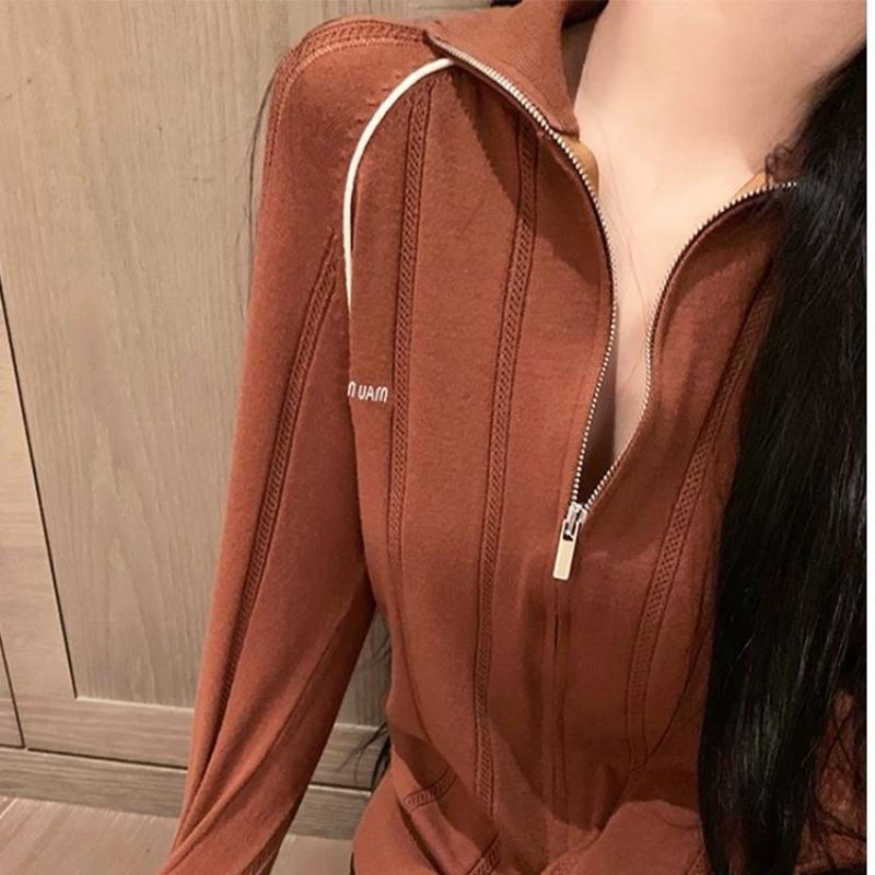 A Fashionable, Casual and Trendy Cardigan with A Contrasting Color Zipper and A Small Stand-up Collar