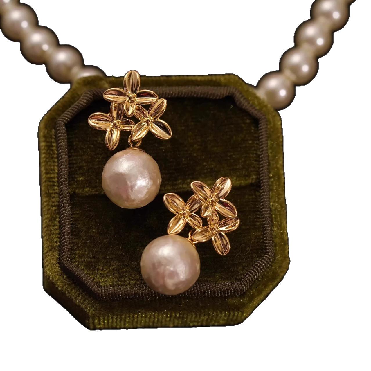 Golden flower French elegance temperament niche design sense natural freshwater Edison wrinkled pearl stud earrings Silver needle