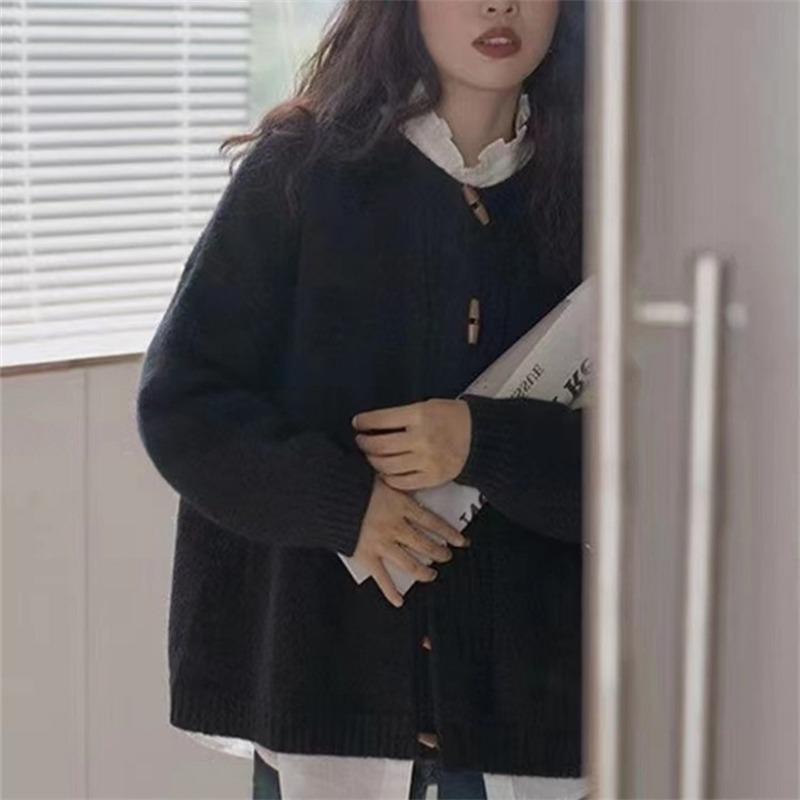 Retro horn buckle crew neck knitted cardigan women's autumn and winter new loose lazy wind sweater jacket top trendy