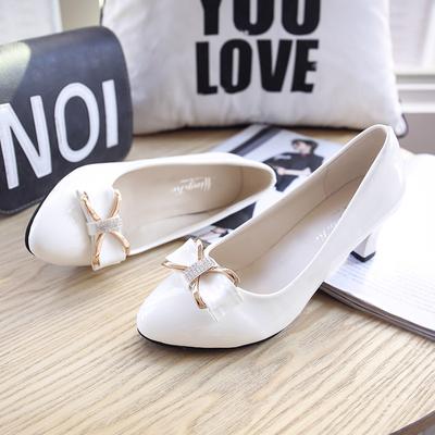 Fashion Elegant Woman Heeled Shoes Spring Autumn Pumps Casaul Thick Middle Heel Ladies Shoe White Red Shallow Mouth Metal Bow Work Shoes