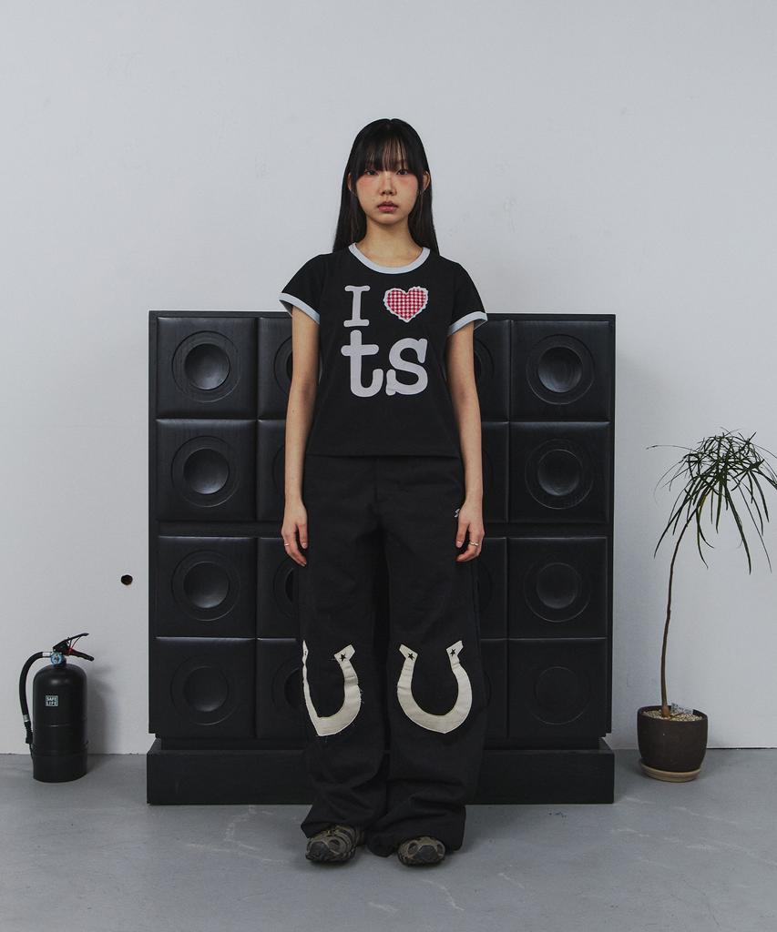 Tansanmageunesyum Heart Ringer T-Shirt (Black)