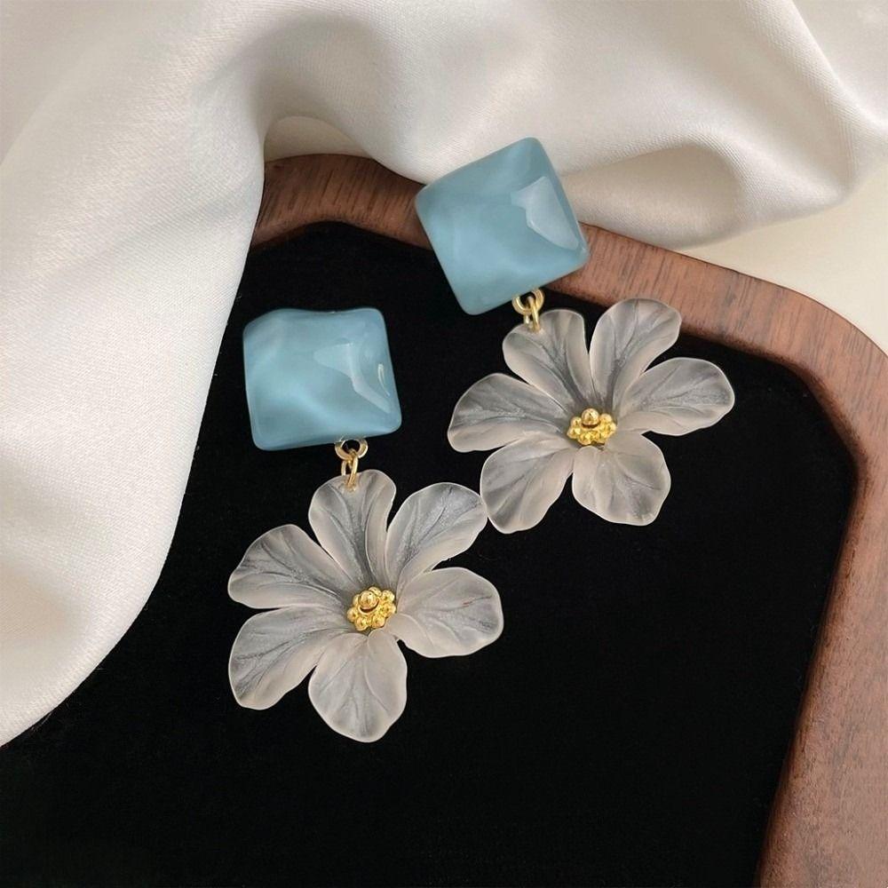 Exaggerated Women Earrings Temperament Ladies Stud Earrings Acrylic Flower Earrings  Beach Vacation
