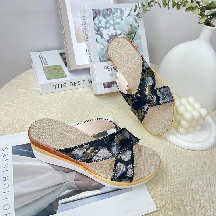 

Women s slope heel thick-bottomed cool slippers large size new muffin and open-toed cool slippers one-word drag 43 рожевий