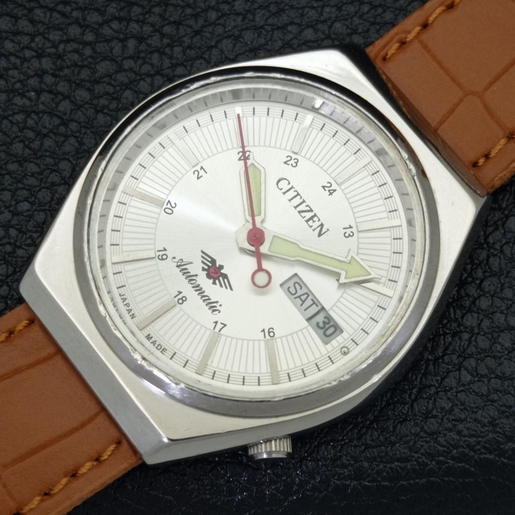 JAPAN VINTAGE CITIZEN AUTOMATIC 8200 MENS SILVER COLOR DIAL WATCH a500282-2 R151b-a500282