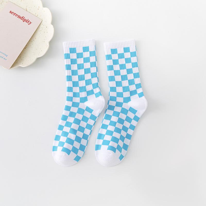 Trendy Plaid Mid-Calf Socks for Men & Women: Fashionable College Style Sporty Couples' Socks