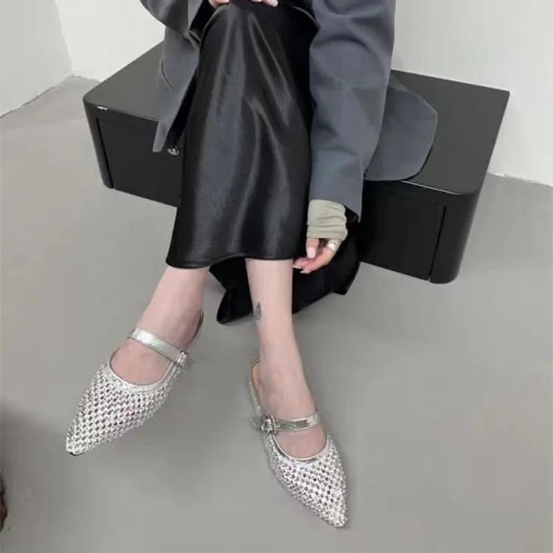 Fashion 2025 New Mesh Women's Closed Toe Slippers Fashion Crystal Pointed Toe Breathable Low Heel Sandals Summer Daily Dress Slippers