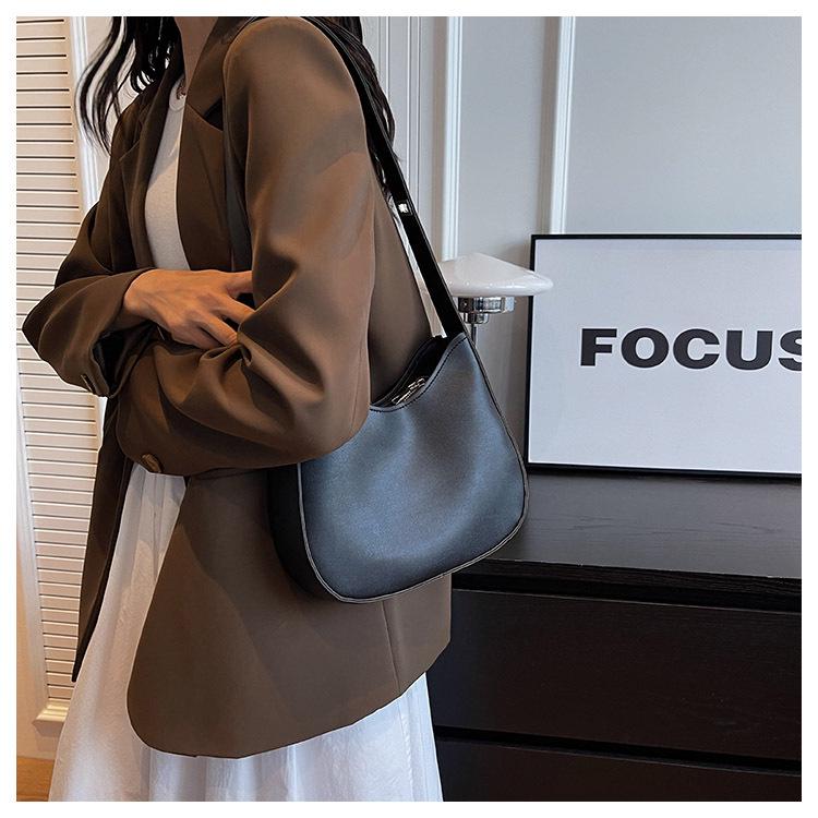 Bags Sense Women's 2023 Autumn Trendy Underarm Shoulder Bag with Bias Lock and Large Capacity