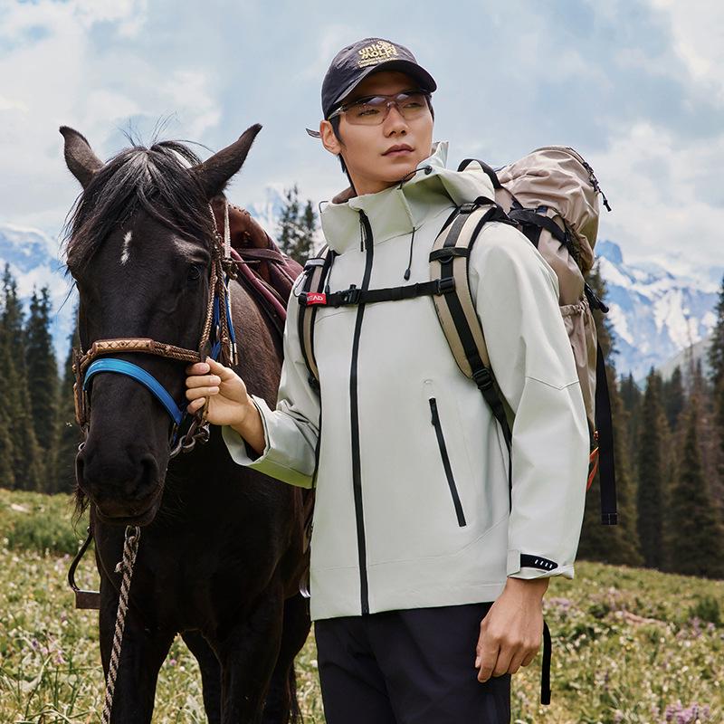 Stylish Unisex Waterproof Windproof Color Block Jacket for Hiking and Workwear