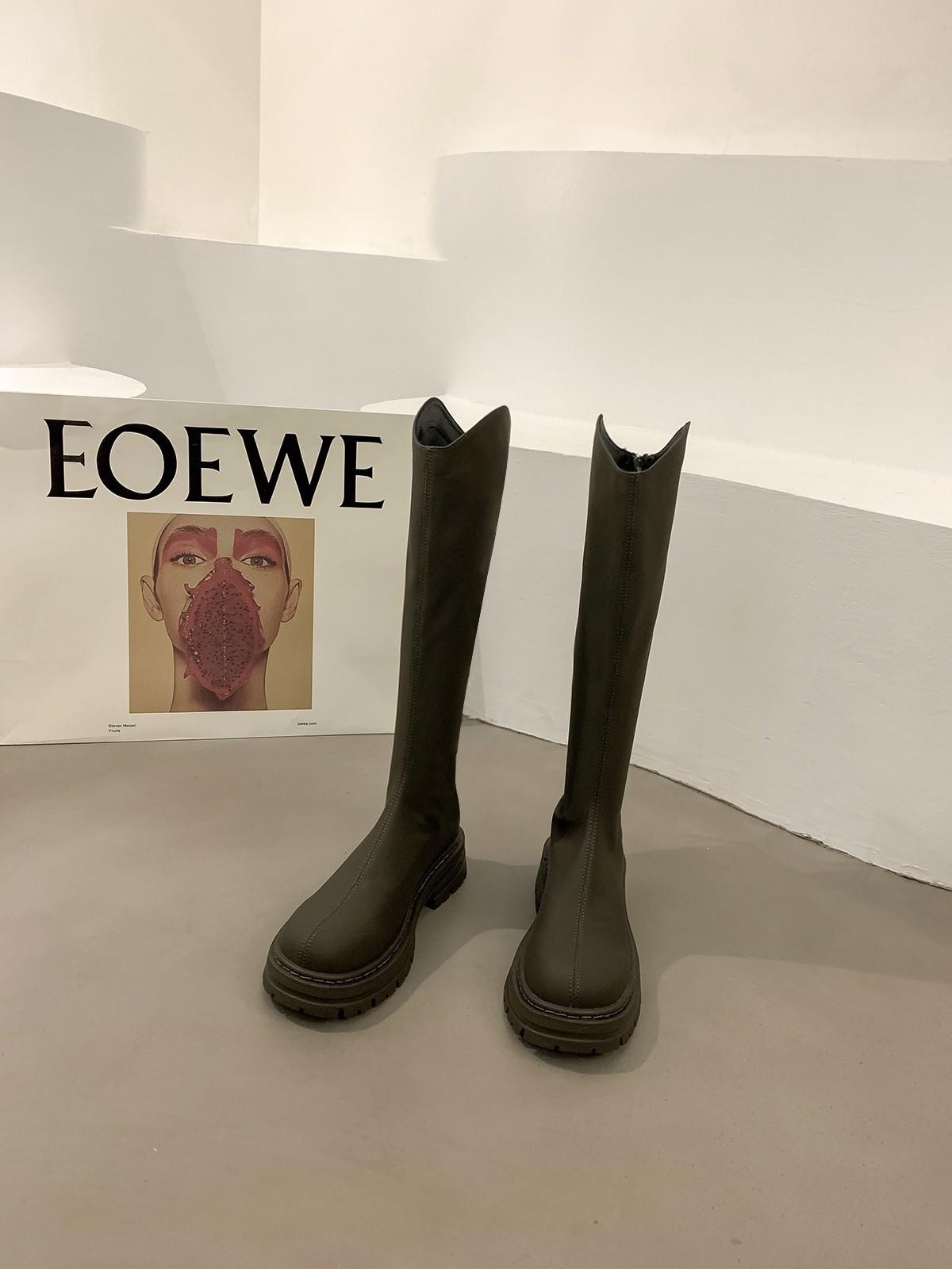 

Белые ботинки Челси длинные рыцарские ботинки 2025 новые ботинки Martin осенне-зимняя женская обувь средние и высокие ботинки 40