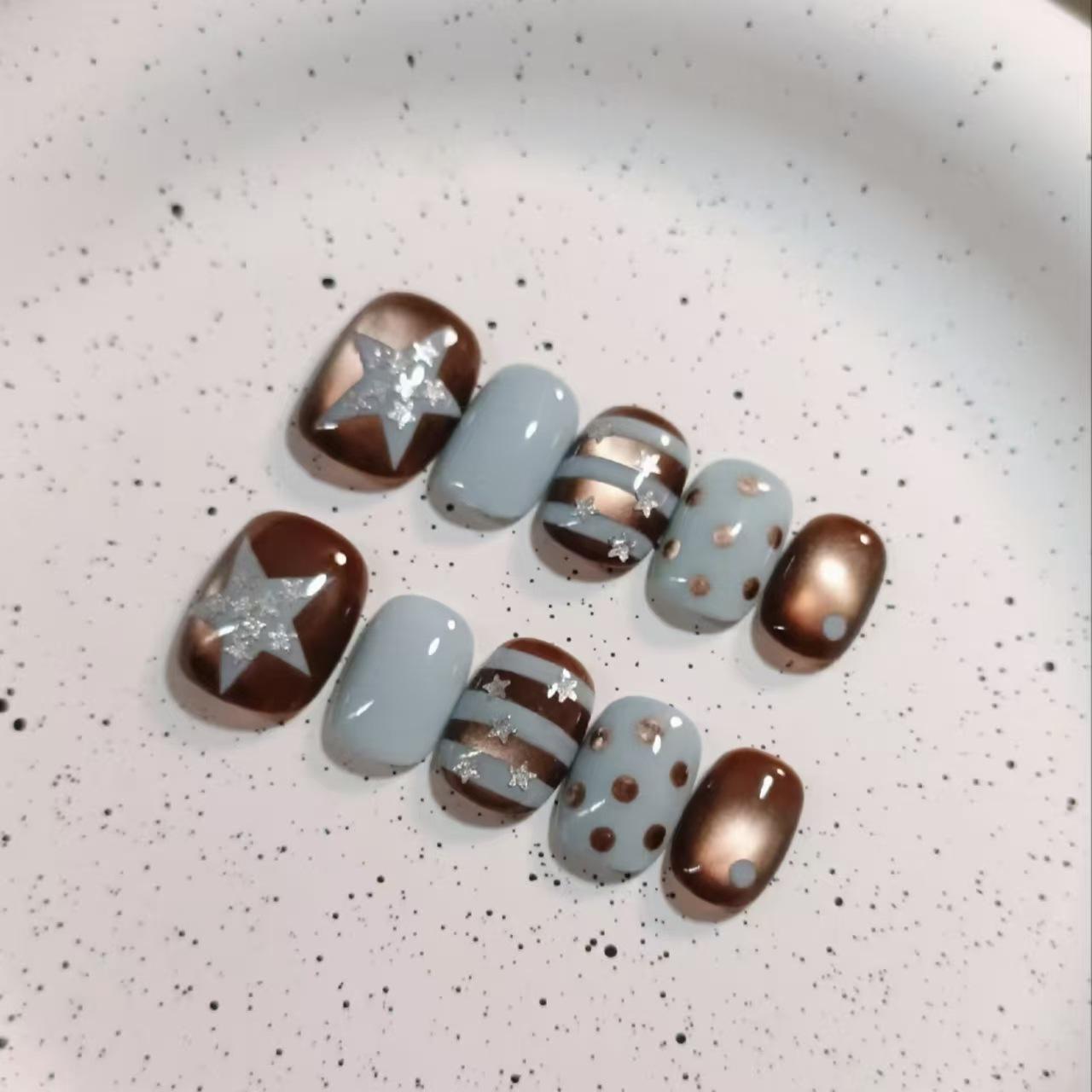 Xiaohongshu Bestseller: Handmade Blue-Brown Star Cat Eye Whitening Polka Dot Short Nail Stickers Extra Small