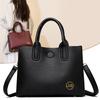 Simple Messenger Bag Small Bag 2025 New Women's Bag Fashionable Versatile Envelope Bag Lightweight Send Mother Mailman Bag Tide