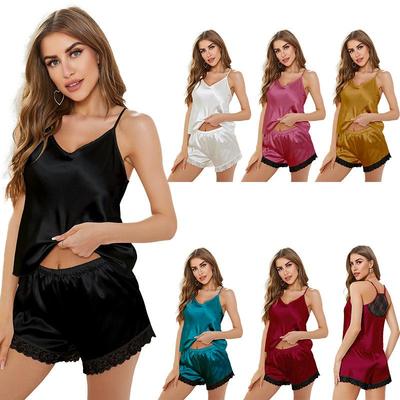 Ev ve uyku için kıyafetler – Pijamalar ve uyku takımları