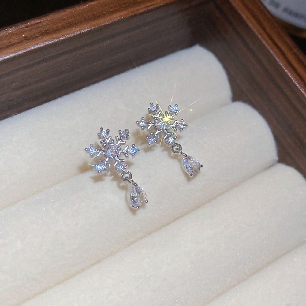 Light Luxury Crystal Snowflakes Earrings Rhinestone Zircon Dangle Earrings  New Year