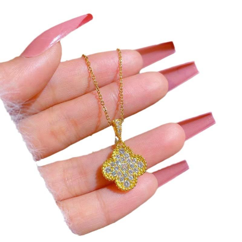 Four Leaf Clover Necklace with Micro Inlaid Zircon, Light Luxury High-end Necklace