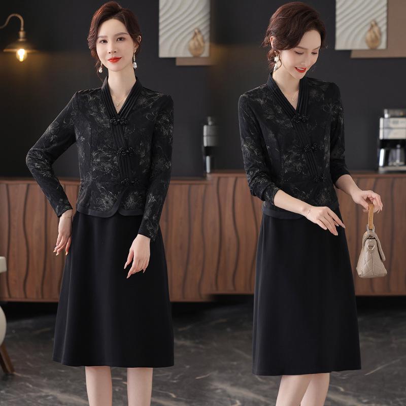 

Модное весеннее платье для мамы 2025 с длинным рукавом, скрывающее возраст: Шикарный костюм-двойка для женщин среднего и пожилого возраста XL (105-122 jin) чёрный