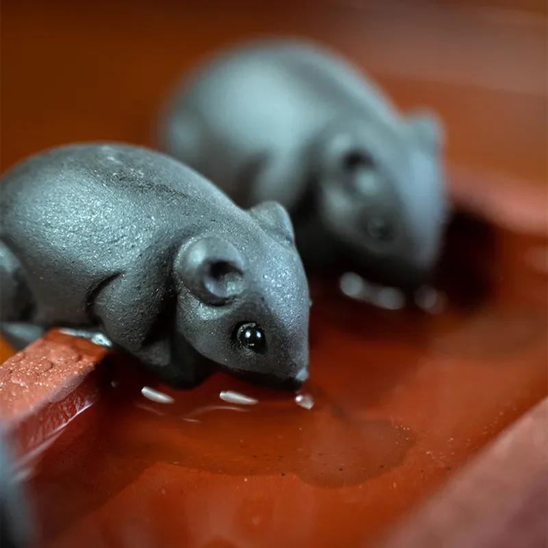 Pet da Tè in Argilla Viola Yixing Cinese Fatto a Mano Scultura Ornamento Animale Tre Topi Statuetta da Tè Artigianato Decorazione Set da Tè Arte