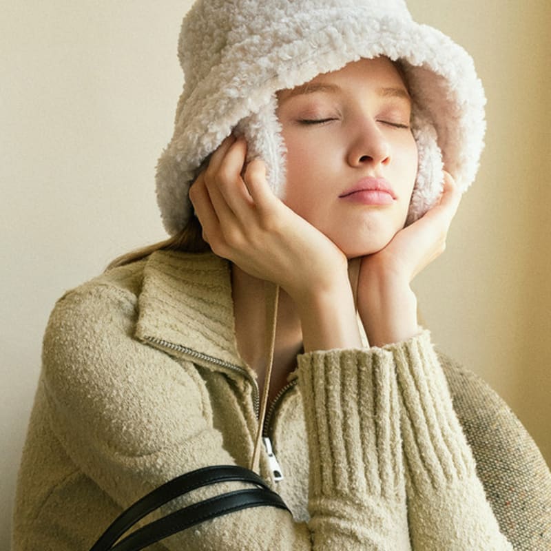 J.ESTINA J.LETTER Fur Earflap Hat IV (JEACEM4BF919IV320)