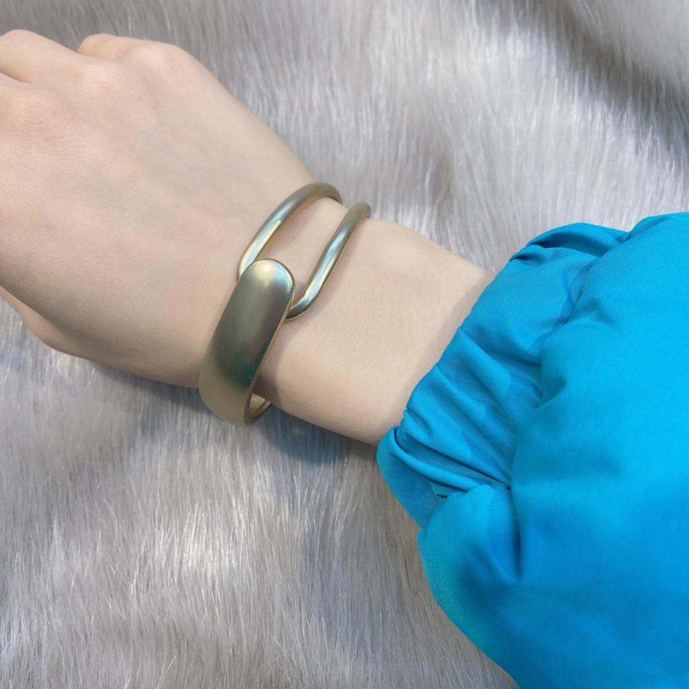 Ins Hollowed Bracelet Chic Temperament Open Bracelet Personalized Irregular Opening Bangle Girls