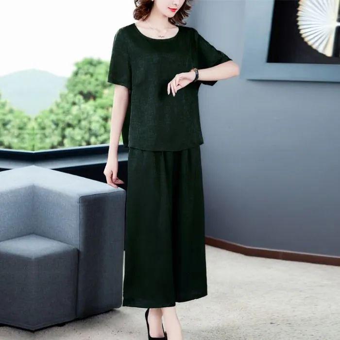 2026 Summer Fashionable Plus Size Two-Piece Suit for Women - Stylish, Loose, Slimming Short Sleeve Set for Middle-Aged Mothers