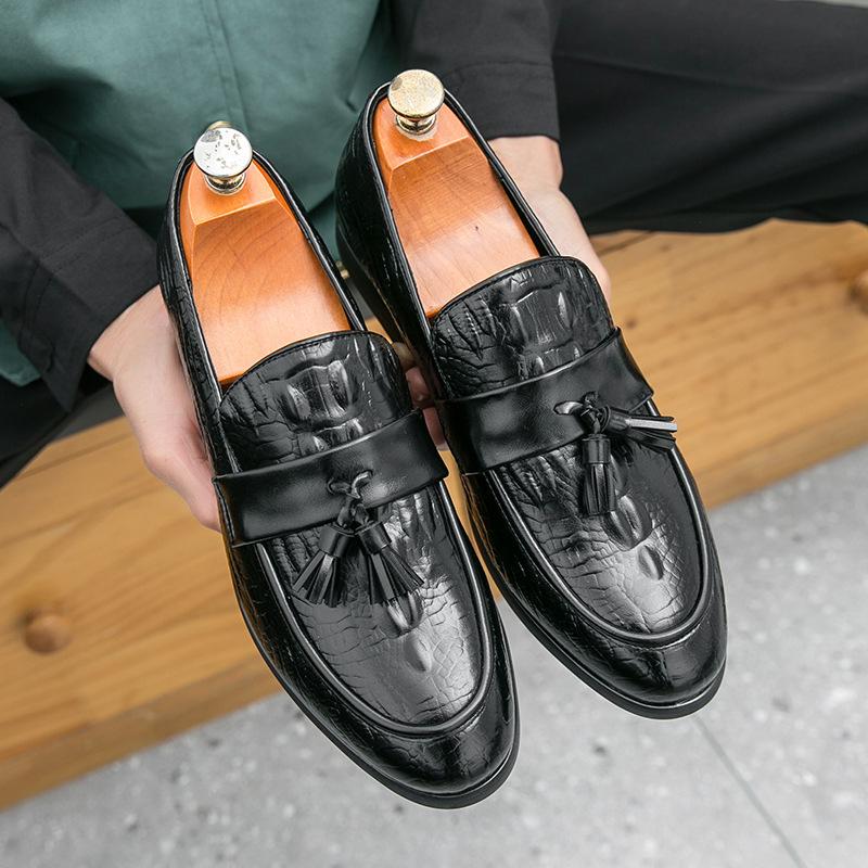 Men's Plus Size Crocodile Pattern Slip-on Loafers - Trendy Casual Leather Shoes