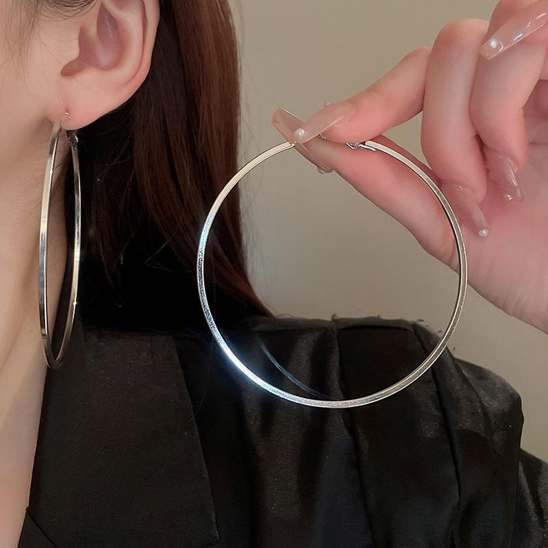 Silver Needle Diamond-set Geometric Circle Earrings Temperament Light Luxury High-end Earrings Personalized Design Cold Wind Earrings Wholesale