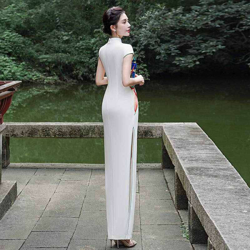 Catwalk performance High elastic white cheongsam 1011 new elegant atmosphere slim etiquette cheongsam picturesque