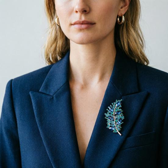Brooch Pin Imitation Crystal Inlaid Leaf Design Pin-Type Collar Fixer Embellishment Shirts Cardigans Coats Suits Badge
