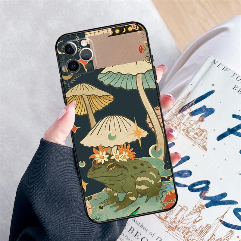 Vintage Retro Frog Mushrooms Phone Case For iPhone 16 Pro Max 11 12 13 Mini 14 15 Pro Max 15 16 Plus XR 16e Cover Coque
