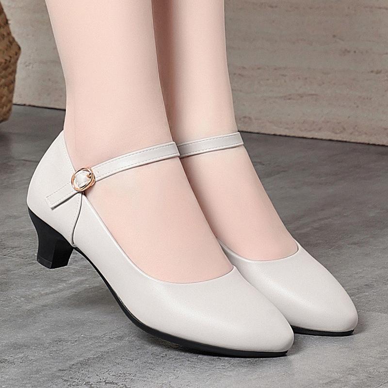 Soft sole one-word buckle medium heel long station work shoes black leather shoes women's shoes dancing cheongsam mother single shoes