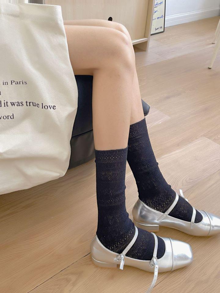 Niche Retro Lace Hollowed Slimming Calf Socks