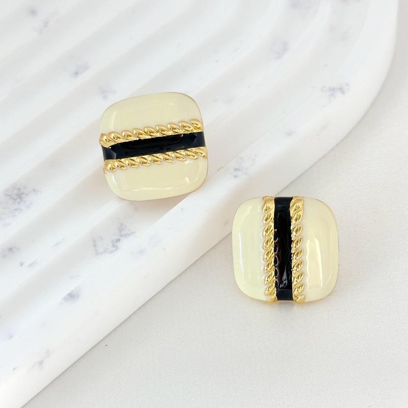 

Summer Women S High-End Earrings, Black And White Contrasting Color Drip Glaze Stud Earrings, Earrings. белый