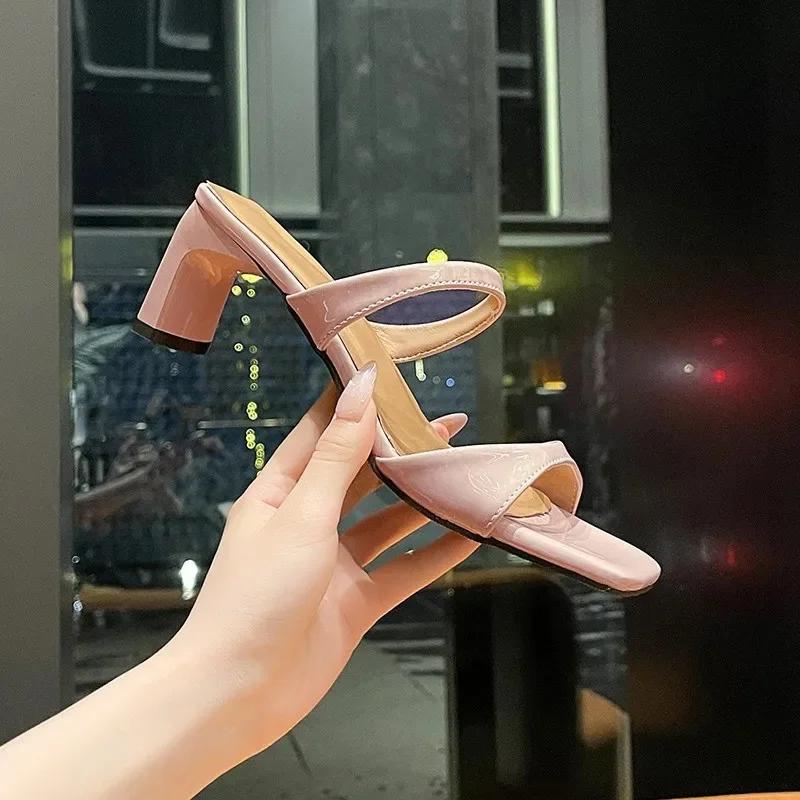 Summer 2025 Women's Large Size Chunky Heel Square Toe Slip-On Sandals Pure Color Block Flat Rooster Head Casual Slippers
